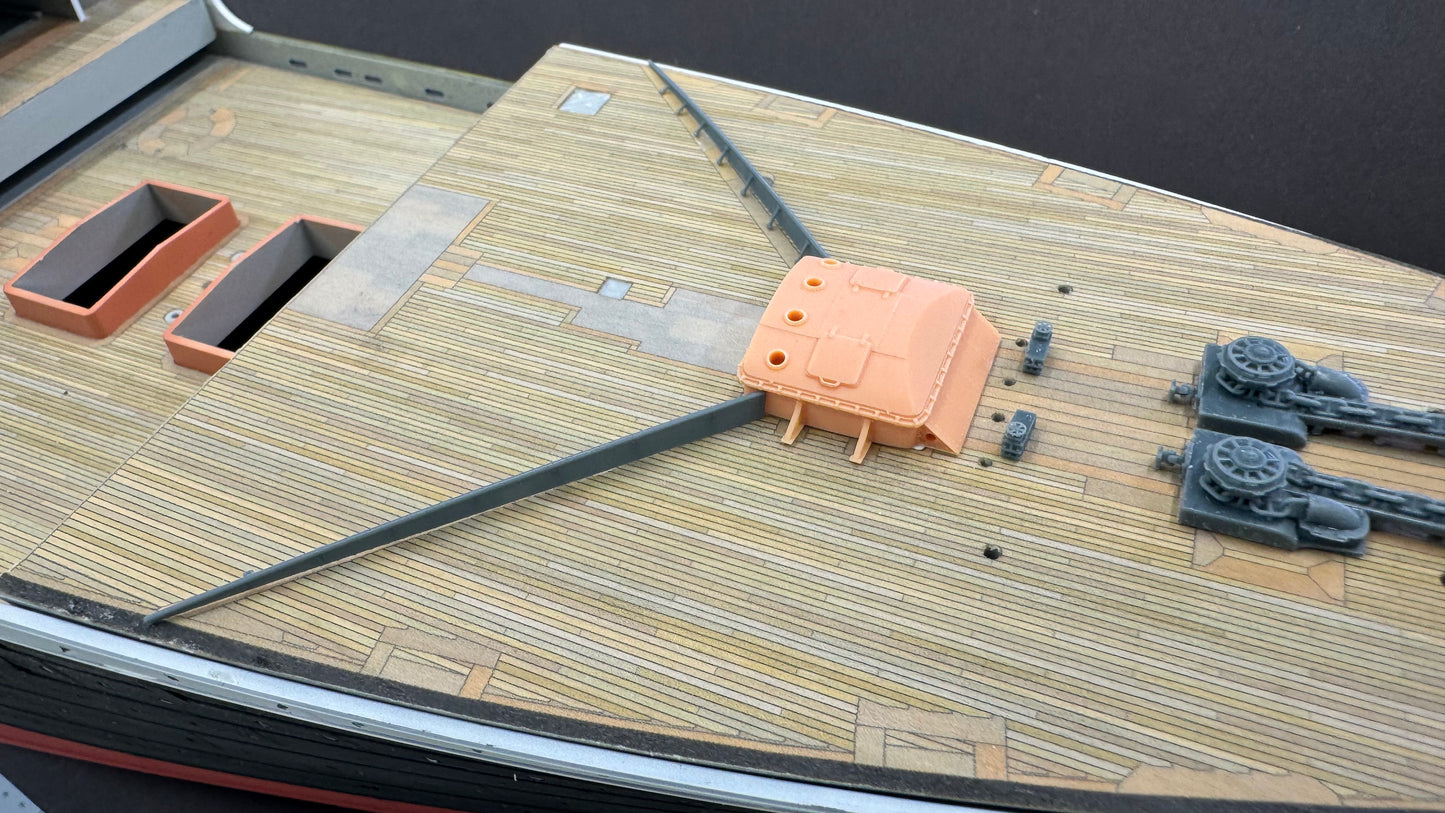 1/200 Trumpeter Titanic Breakwater